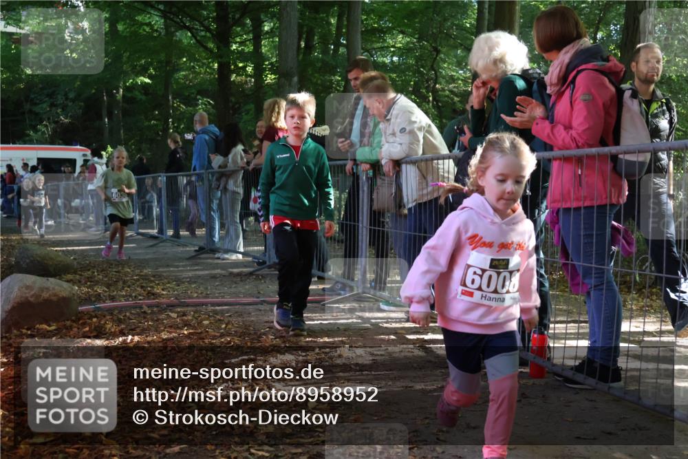 28.09.2025 - 33. Volkslauf durch das schöne Alstertal Strokosch-Dieckow http://msf.ph/oto/8958952 28.09.2025 10:42:41 Ziel  meine-sportfotos.de