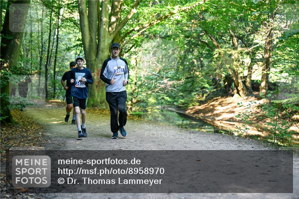 28.09.2025 - 33. Volkslauf durch das schöne Alstertal Dr. Thomas Lammeyer http://msf.ph/oto/8958970 28.09.2025 10:53:09 Laufen 3402, 3401 meine-sportfotos.de
