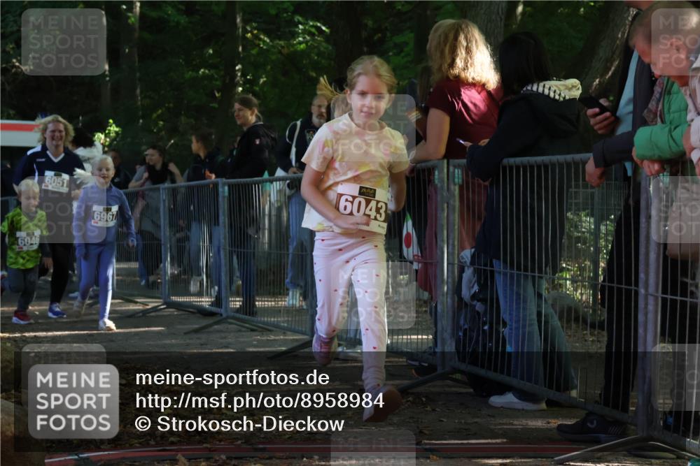 28.09.2025 - 33. Volkslauf durch das schöne Alstertal Strokosch-Dieckow http://msf.ph/oto/8958984 28.09.2025 10:42:49 Ziel  meine-sportfotos.de