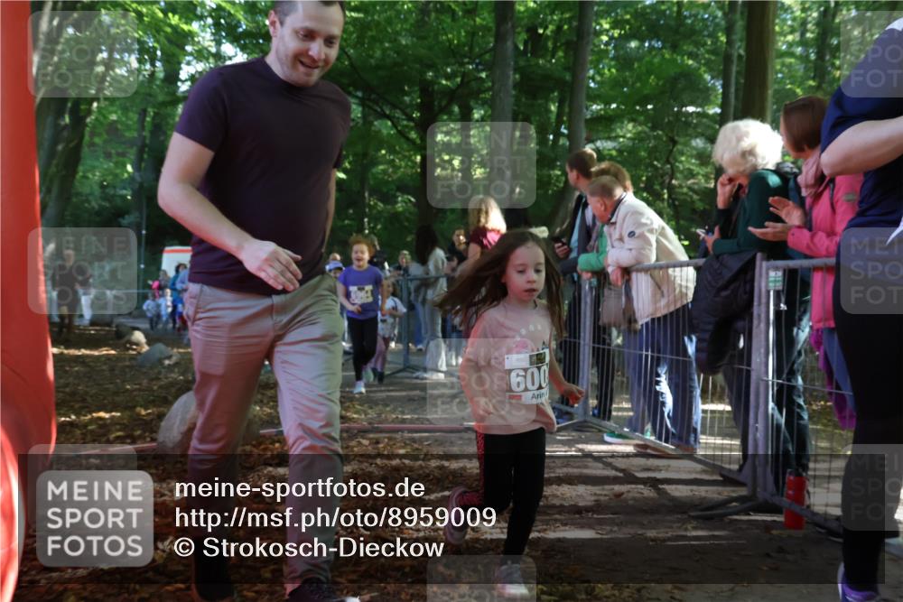 28.09.2025 - 33. Volkslauf durch das schöne Alstertal Strokosch-Dieckow http://msf.ph/oto/8959009 28.09.2025 10:42:55 Ziel  meine-sportfotos.de