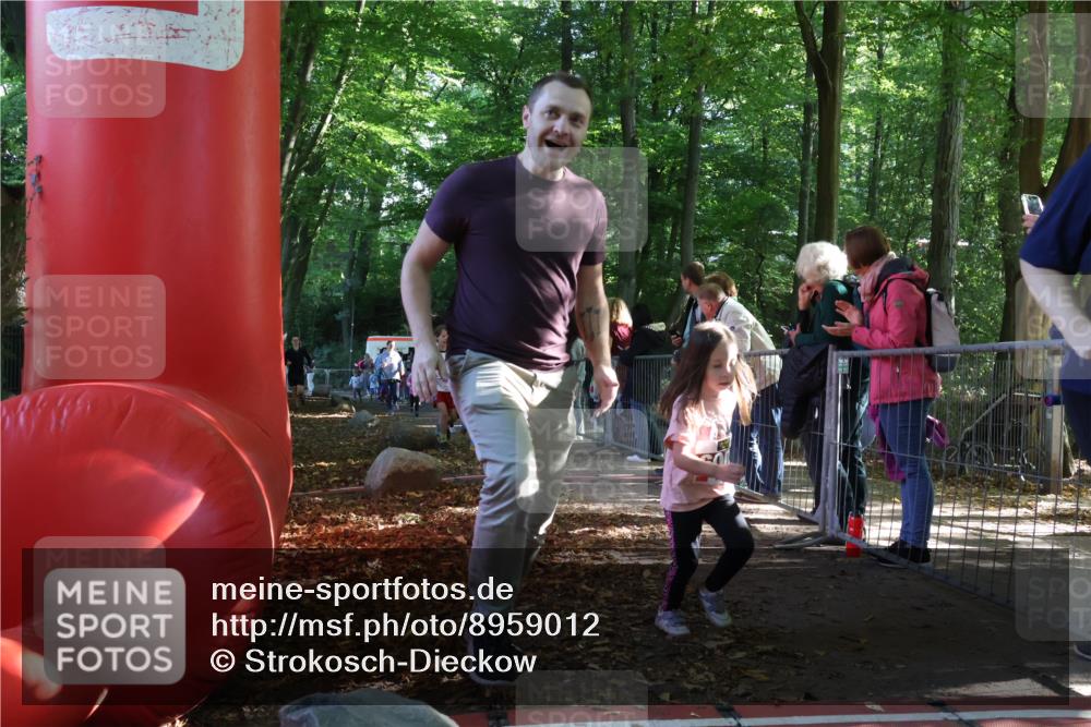 28.09.2025 - 33. Volkslauf durch das schöne Alstertal Strokosch-Dieckow http://msf.ph/oto/8959012 28.09.2025 10:42:55 Ziel  meine-sportfotos.de