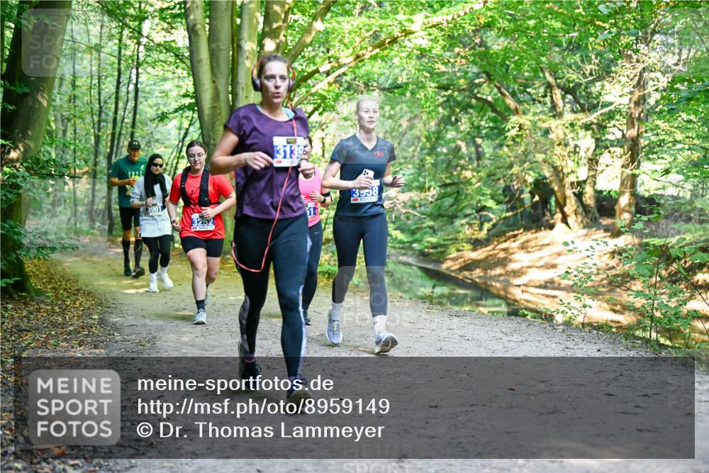 28.09.2025 - 33. Volkslauf durch das schöne Alstertal Dr. Thomas Lammeyer http://msf.ph/oto/8959149 28.09.2025 10:53:29 Laufen 2125, 3901, 3252, 3139, 8, 3558 meine-sportfotos.de
