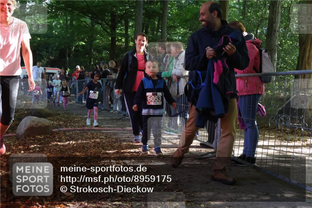 28.09.2025 - 33. Volkslauf durch das schöne Alstertal Strokosch-Dieckow http://msf.ph/oto/8959175 28.09.2025 10:43:34 Ziel  meine-sportfotos.de