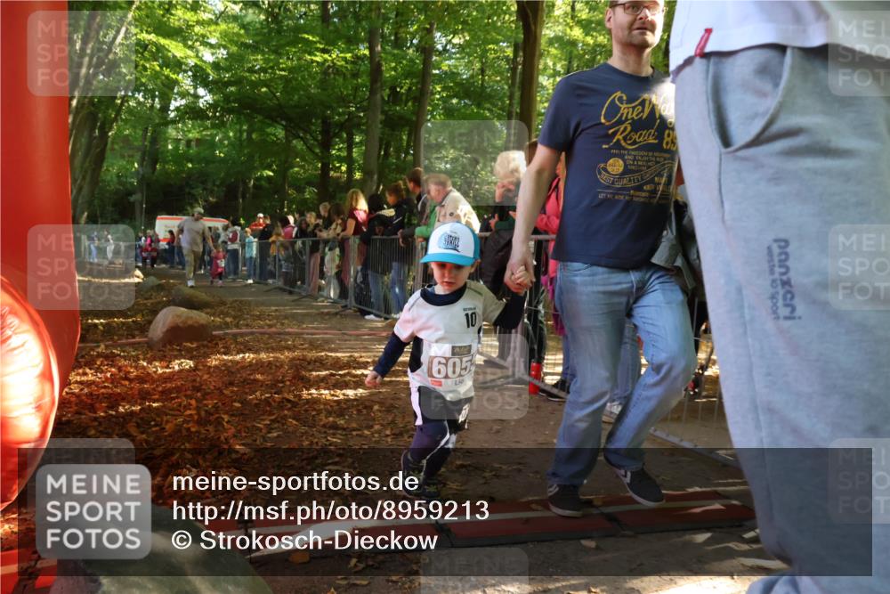 28.09.2025 - 33. Volkslauf durch das schöne Alstertal Strokosch-Dieckow http://msf.ph/oto/8959213 28.09.2025 10:43:44 Ziel  meine-sportfotos.de