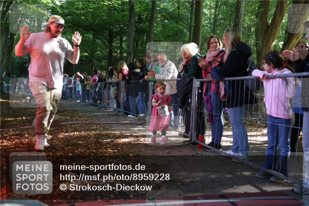 28.09.2025 - 33. Volkslauf durch das schöne Alstertal Strokosch-Dieckow http://msf.ph/oto/8959228 28.09.2025 10:43:51 Ziel  meine-sportfotos.de