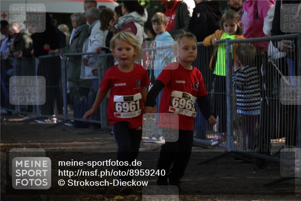 28.09.2025 - 33. Volkslauf durch das schöne Alstertal Strokosch-Dieckow http://msf.ph/oto/8959240 28.09.2025 10:43:56 Ziel  meine-sportfotos.de
