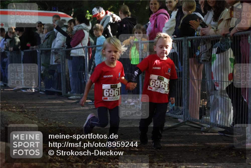 28.09.2025 - 33. Volkslauf durch das schöne Alstertal Strokosch-Dieckow http://msf.ph/oto/8959244 28.09.2025 10:43:57 Ziel  meine-sportfotos.de