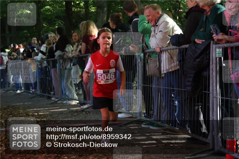 28.09.2025 - 33. Volkslauf durch das schöne Alstertal Strokosch-Dieckow http://msf.ph/oto/8959342 28.09.2025 10:45:10 Ziel 5022, 5046 meine-sportfotos.de