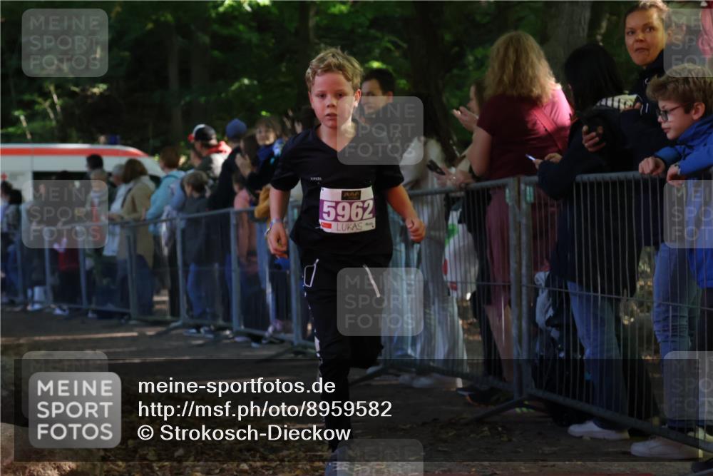 28.09.2025 - 33. Volkslauf durch das schöne Alstertal Strokosch-Dieckow http://msf.ph/oto/8959582 28.09.2025 10:46:16 Ziel 5962 meine-sportfotos.de