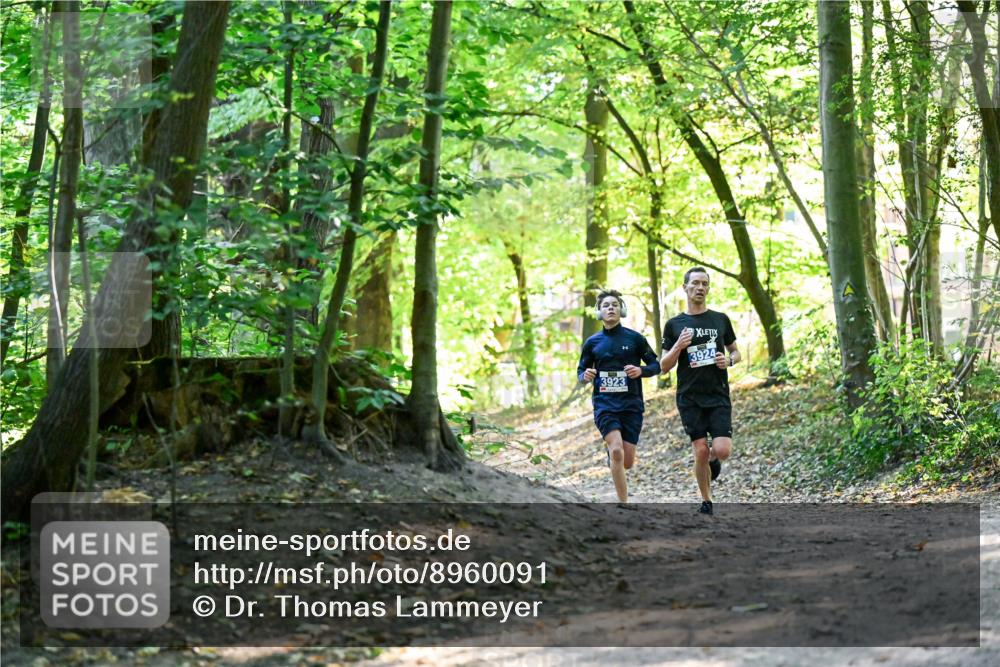 28.09.2025 - 33. Volkslauf durch das schöne Alstertal Dr. Thomas Lammeyer http://msf.ph/oto/8960091 28.09.2025 10:59:25 Laufen 3923, 3924 meine-sportfotos.de