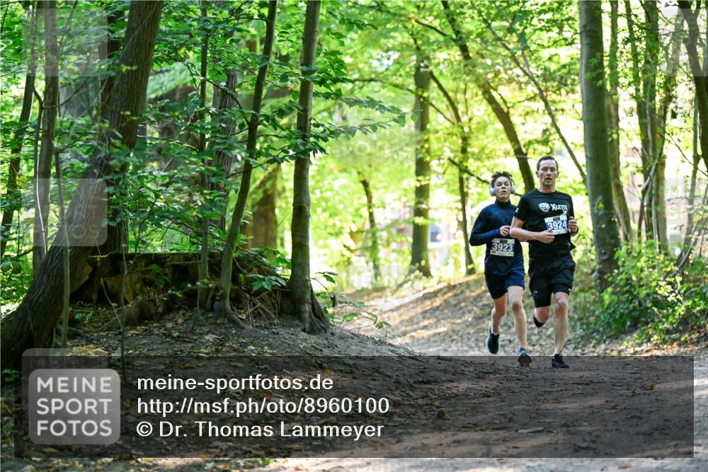 28.09.2025 - 33. Volkslauf durch das schöne Alstertal Dr. Thomas Lammeyer http://msf.ph/oto/8960100 28.09.2025 10:59:26 Laufen 3923, 3924 meine-sportfotos.de