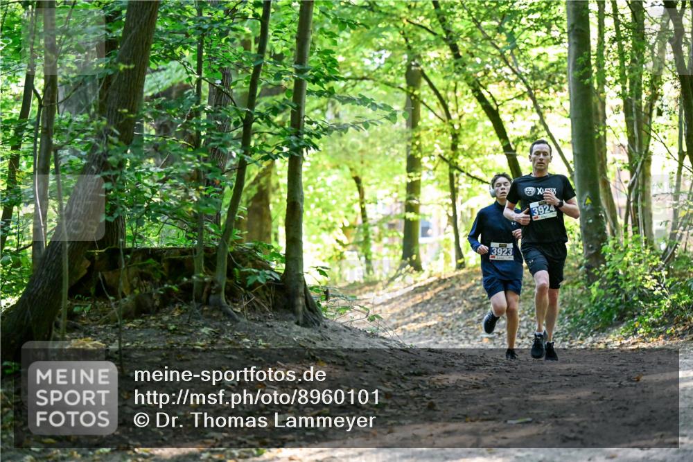 28.09.2025 - 33. Volkslauf durch das schöne Alstertal Dr. Thomas Lammeyer http://msf.ph/oto/8960101 28.09.2025 10:59:27 Laufen 3923, 3924 meine-sportfotos.de