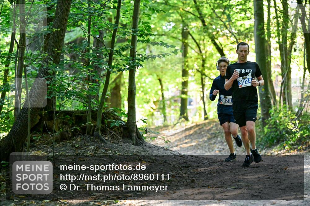 28.09.2025 - 33. Volkslauf durch das schöne Alstertal Dr. Thomas Lammeyer http://msf.ph/oto/8960111 28.09.2025 10:59:28 Laufen 3923, 3924 meine-sportfotos.de
