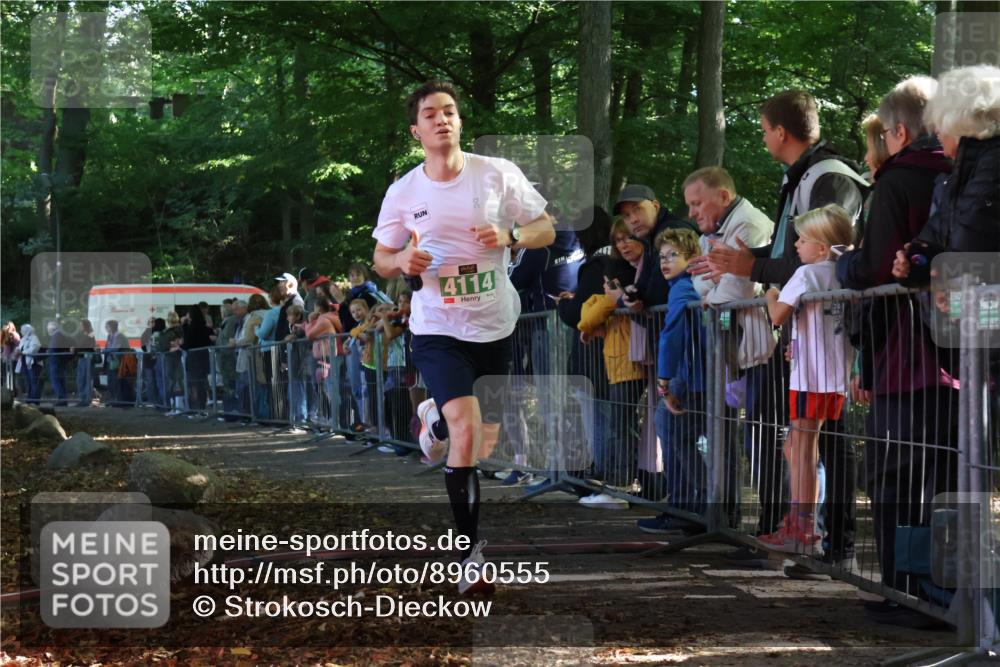 28.09.2025 - 33. Volkslauf durch das schöne Alstertal Strokosch-Dieckow http://msf.ph/oto/8960555 28.09.2025 10:49:56 Ziel 4114 meine-sportfotos.de