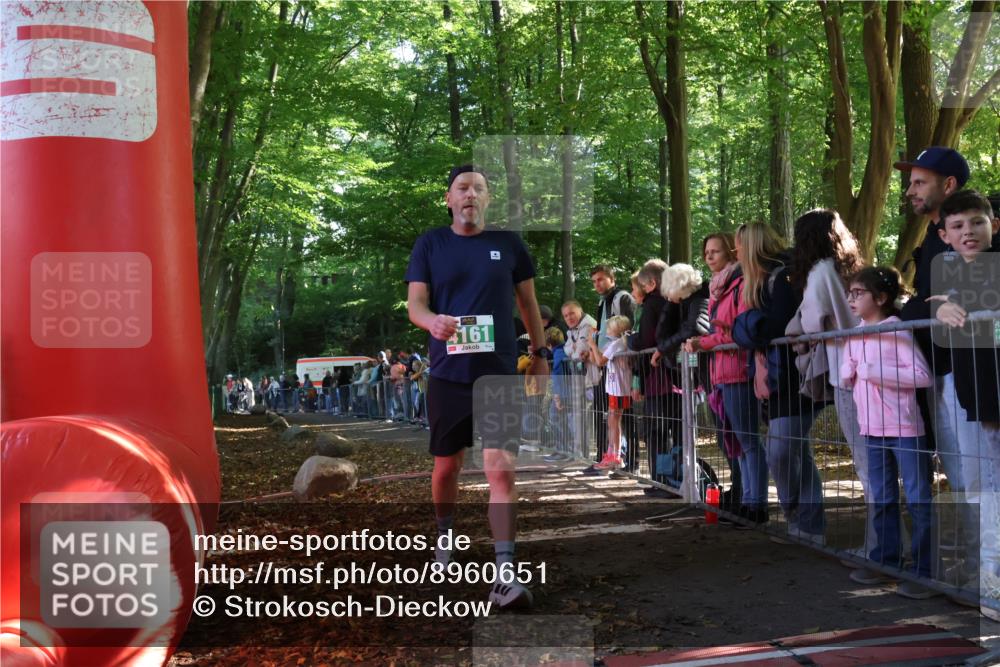 28.09.2025 - 33. Volkslauf durch das schöne Alstertal Strokosch-Dieckow http://msf.ph/oto/8960651 28.09.2025 10:50:16 Ziel  meine-sportfotos.de