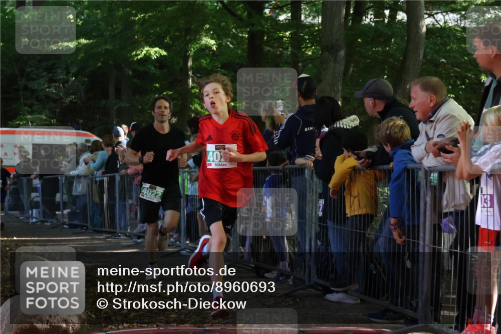28.09.2025 - 33. Volkslauf durch das schöne Alstertal Strokosch-Dieckow http://msf.ph/oto/8960693 28.09.2025 10:50:31 Ziel 4021, 4022, 4146, 4164, 4902 meine-sportfotos.de