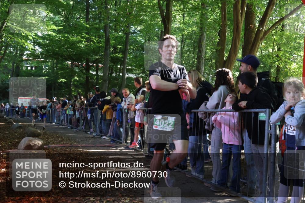 28.09.2025 - 33. Volkslauf durch das schöne Alstertal Strokosch-Dieckow http://msf.ph/oto/8960730 28.09.2025 10:50:33 Ziel 4021, 4022, 4146, 4164, 4902 meine-sportfotos.de
