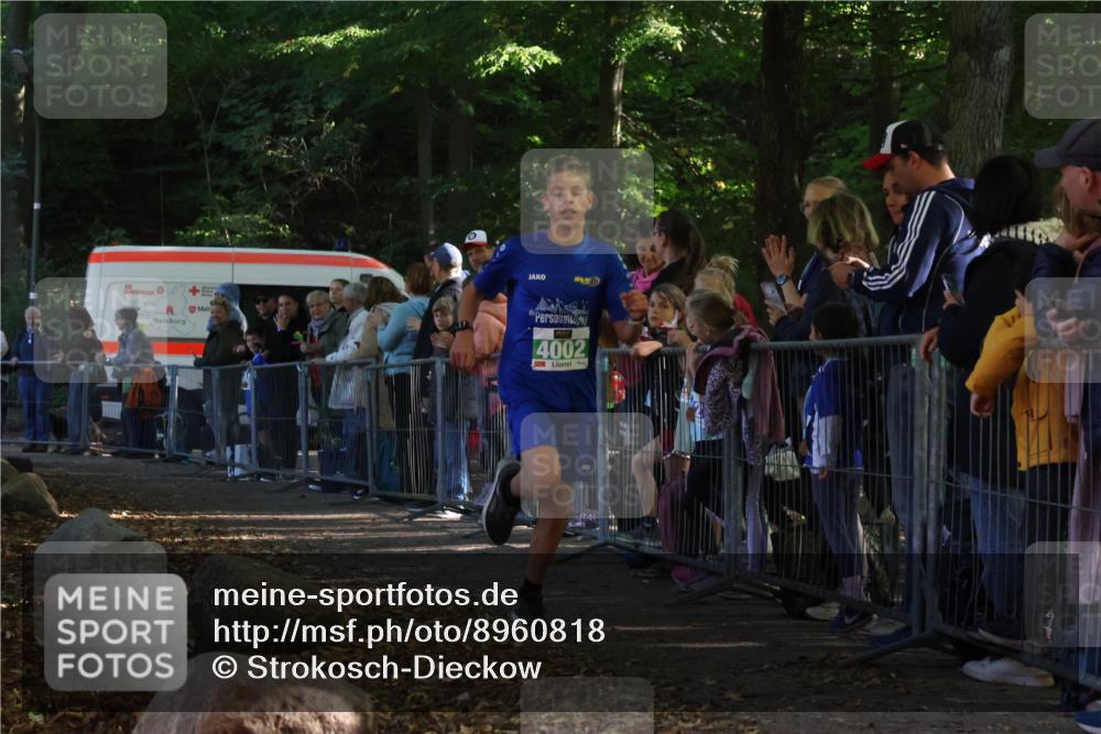 28.09.2025 - 33. Volkslauf durch das schöne Alstertal Strokosch-Dieckow http://msf.ph/oto/8960818 28.09.2025 10:50:48 Ziel 4002 meine-sportfotos.de