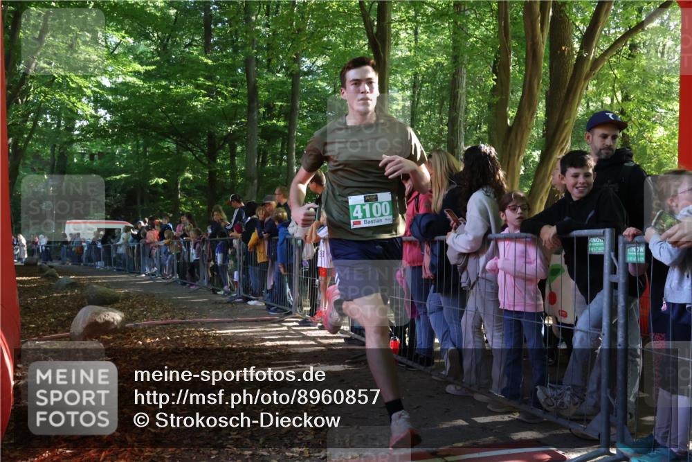 28.09.2025 - 33. Volkslauf durch das schöne Alstertal Strokosch-Dieckow http://msf.ph/oto/8960857 28.09.2025 10:50:58 Ziel 4100 meine-sportfotos.de
