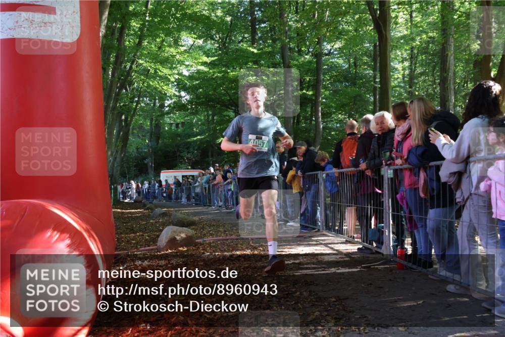 28.09.2025 - 33. Volkslauf durch das schöne Alstertal Strokosch-Dieckow http://msf.ph/oto/8960943 28.09.2025 10:51:40 Ziel 4057 meine-sportfotos.de