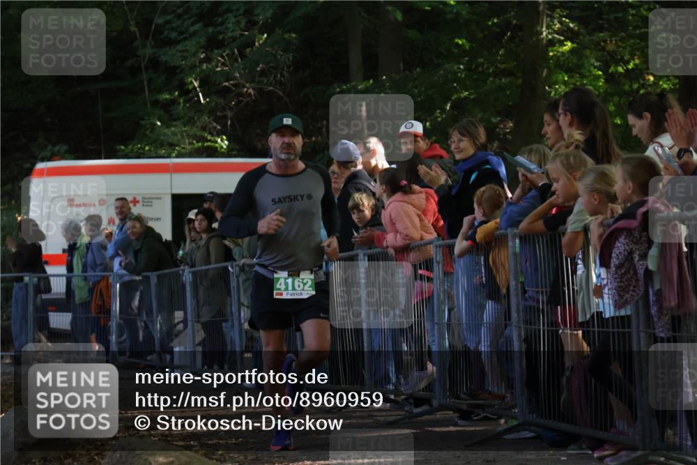 28.09.2025 - 33. Volkslauf durch das schöne Alstertal Strokosch-Dieckow http://msf.ph/oto/8960959 28.09.2025 10:51:58 Ziel 4162 meine-sportfotos.de