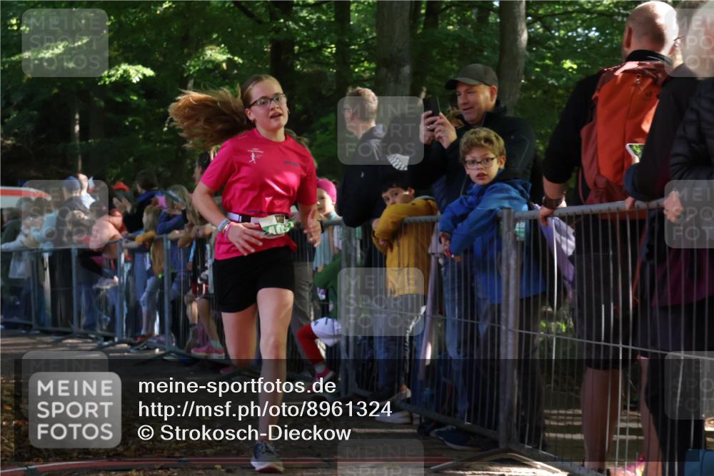 28.09.2025 - 33. Volkslauf durch das schöne Alstertal Strokosch-Dieckow http://msf.ph/oto/8961324 28.09.2025 10:53:42 Ziel 4039, 4923 meine-sportfotos.de