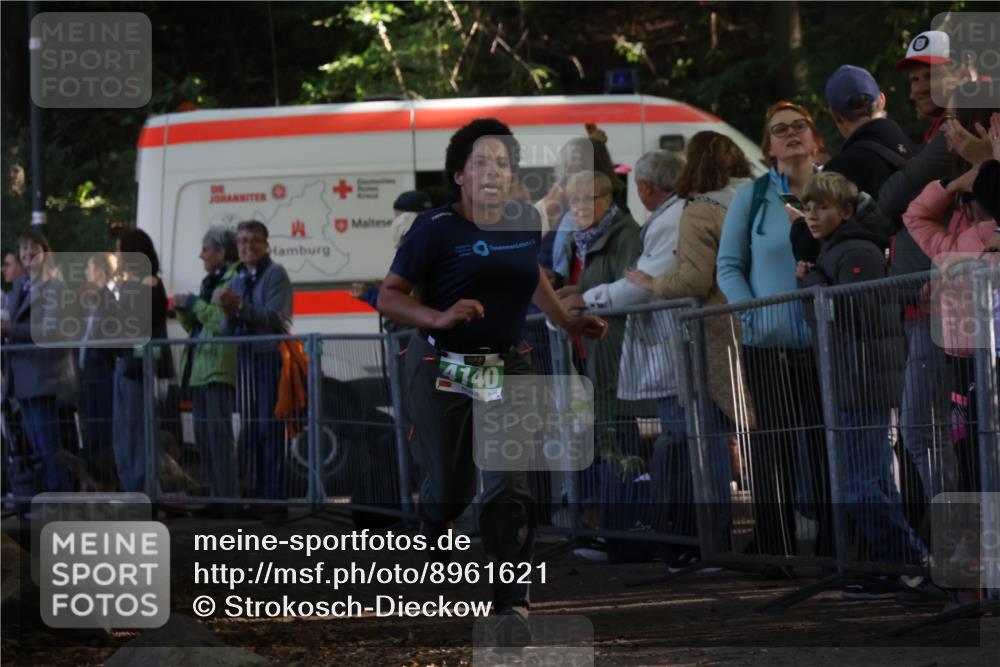 28.09.2025 - 33. Volkslauf durch das schöne Alstertal Strokosch-Dieckow http://msf.ph/oto/8961621 28.09.2025 10:55:51 Ziel 4140 meine-sportfotos.de