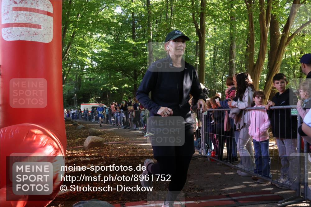 28.09.2025 - 33. Volkslauf durch das schöne Alstertal Strokosch-Dieckow http://msf.ph/oto/8961752 28.09.2025 10:56:25 Ziel 4133 meine-sportfotos.de