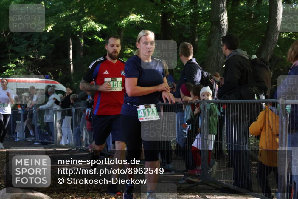 28.09.2025 - 33. Volkslauf durch das schöne Alstertal Strokosch-Dieckow http://msf.ph/oto/8962549 28.09.2025 10:58:12 Ziel 4090, 4091, 4105, 4122, 4123, 4156 meine-sportfotos.de