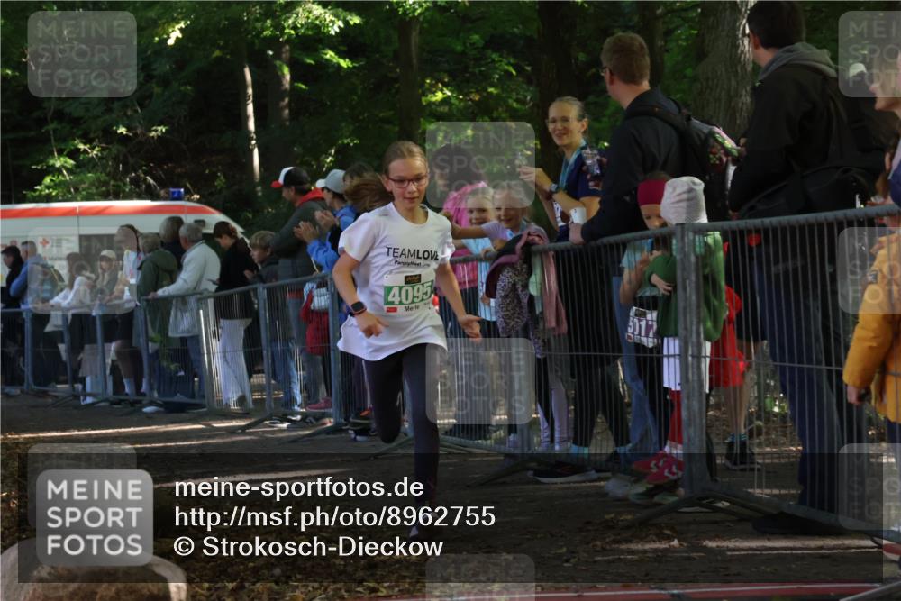 28.09.2025 - 33. Volkslauf durch das schöne Alstertal Strokosch-Dieckow http://msf.ph/oto/8962755 28.09.2025 10:58:44 Ziel 4095 meine-sportfotos.de