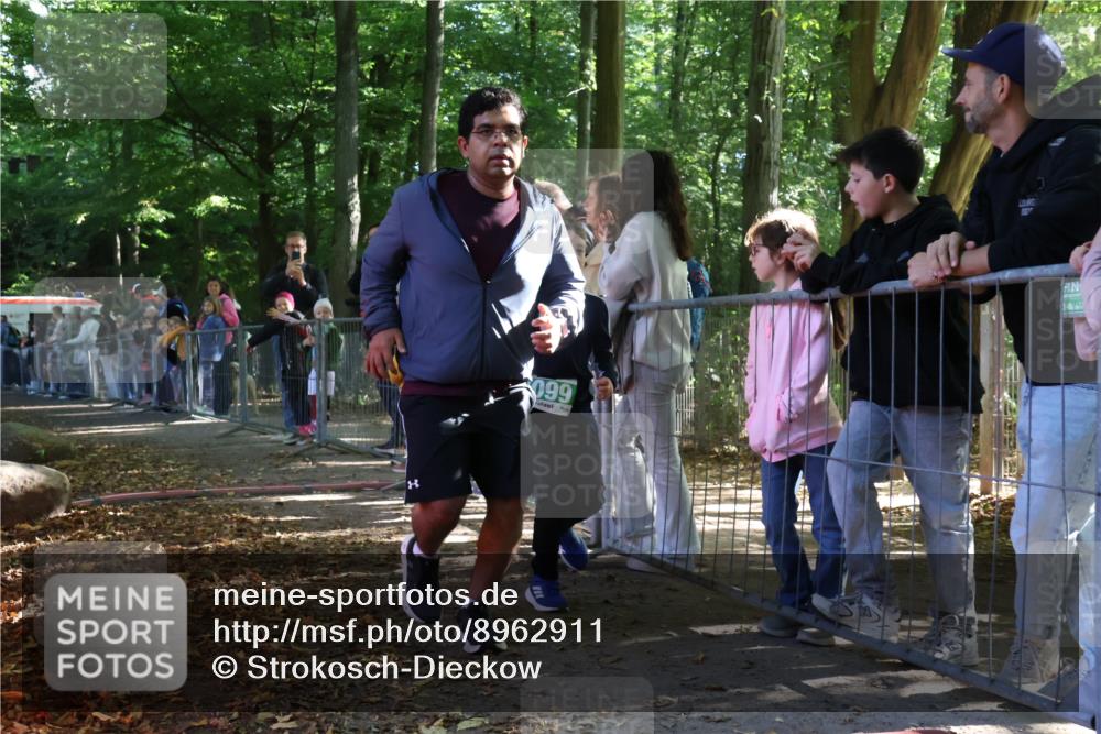 28.09.2025 - 33. Volkslauf durch das schöne Alstertal Strokosch-Dieckow http://msf.ph/oto/8962911 28.09.2025 10:59:53 Ziel 4028, 4099 meine-sportfotos.de