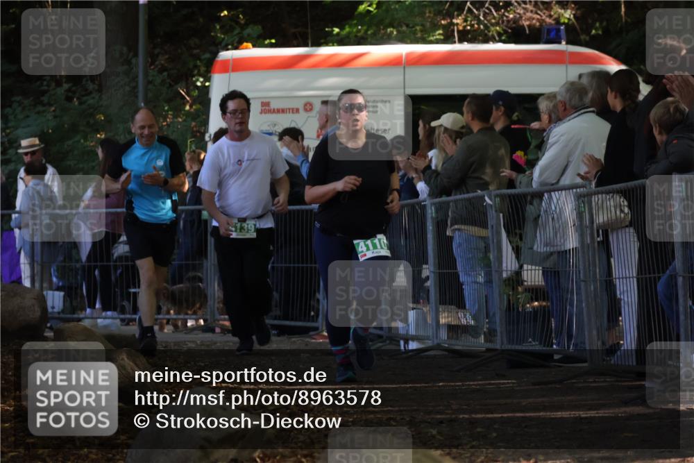 28.09.2025 - 33. Volkslauf durch das schöne Alstertal Strokosch-Dieckow http://msf.ph/oto/8963578 28.09.2025 11:05:31 Ziel 4110 meine-sportfotos.de