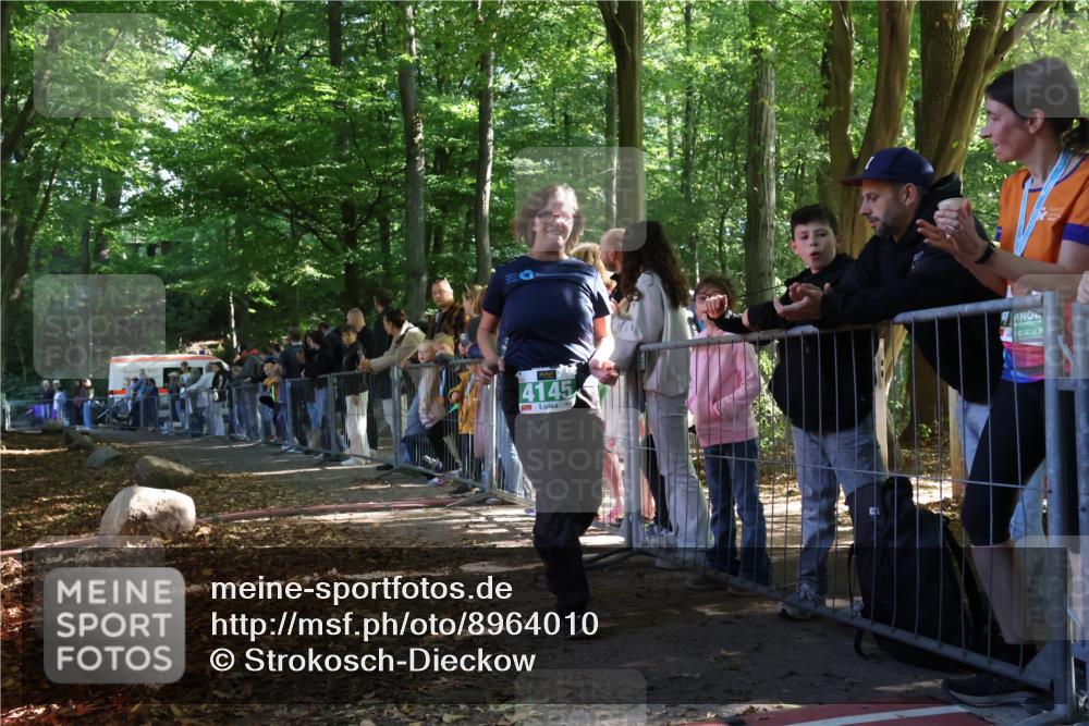 28.09.2025 - 33. Volkslauf durch das schöne Alstertal Strokosch-Dieckow http://msf.ph/oto/8964010 28.09.2025 11:09:25 Ziel  meine-sportfotos.de