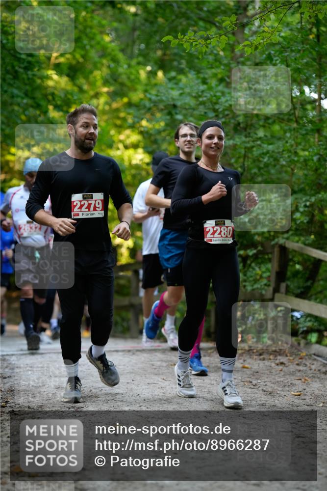 28.09.2025 - 33. Volkslauf durch das schöne Alstertal Patografie http://msf.ph/oto/8966287 28.09.2025 09:35:00 Laufen 2279, 2280 meine-sportfotos.de
