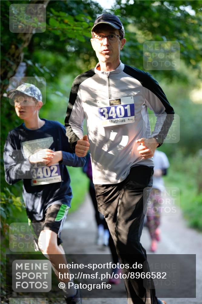 28.09.2025 - 33. Volkslauf durch das schöne Alstertal Patografie http://msf.ph/oto/8966582 28.09.2025 09:51:22 Laufen 3402, 3401 meine-sportfotos.de