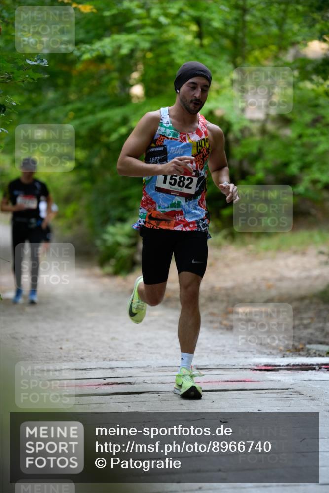 28.09.2025 - 33. Volkslauf durch das schöne Alstertal Patografie http://msf.ph/oto/8966740 28.09.2025 10:07:46 Laufen 100, 1972, 1582 meine-sportfotos.de