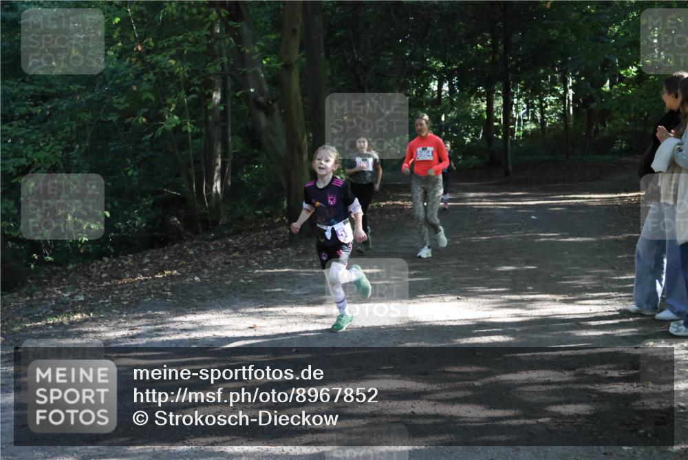 28.09.2025 - 33. Volkslauf durch das schöne Alstertal Strokosch-Dieckow http://msf.ph/oto/8967852 28.09.2025 10:45:30 Laufen 5065 meine-sportfotos.de