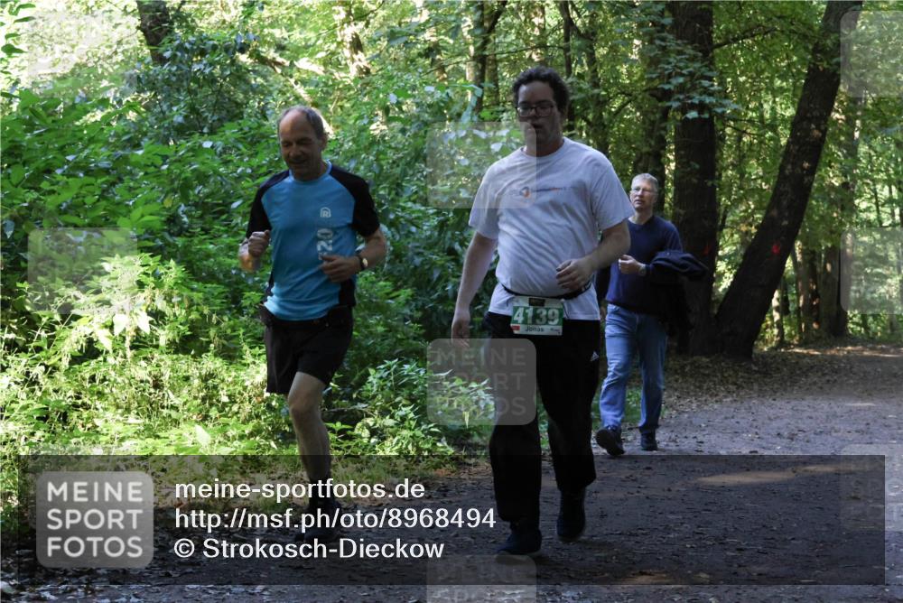 28.09.2025 - 33. Volkslauf durch das schöne Alstertal Strokosch-Dieckow http://msf.ph/oto/8968494 28.09.2025 11:02:46 Laufen 4139 meine-sportfotos.de