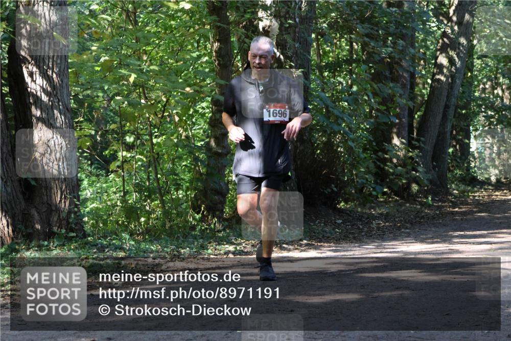 28.09.2025 - 33. Volkslauf durch das schöne Alstertal Strokosch-Dieckow http://msf.ph/oto/8971191 28.09.2025 12:09:13 Laufen 1696 meine-sportfotos.de
