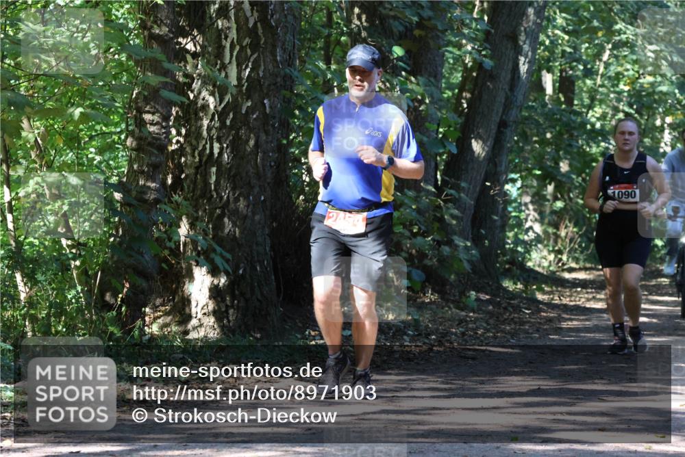 28.09.2025 - 33. Volkslauf durch das schöne Alstertal Strokosch-Dieckow http://msf.ph/oto/8971903 28.09.2025 12:24:29 Laufen 1090 meine-sportfotos.de