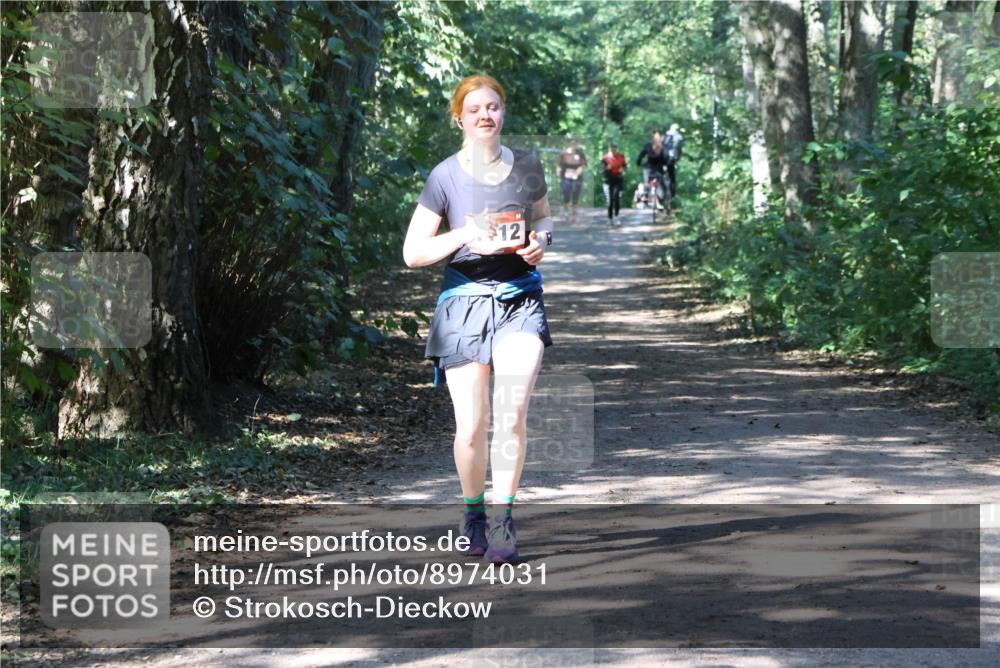 28.09.2025 - 33. Volkslauf durch das schöne Alstertal Strokosch-Dieckow http://msf.ph/oto/8974031 28.09.2025 12:33:57 Laufen 12 meine-sportfotos.de
