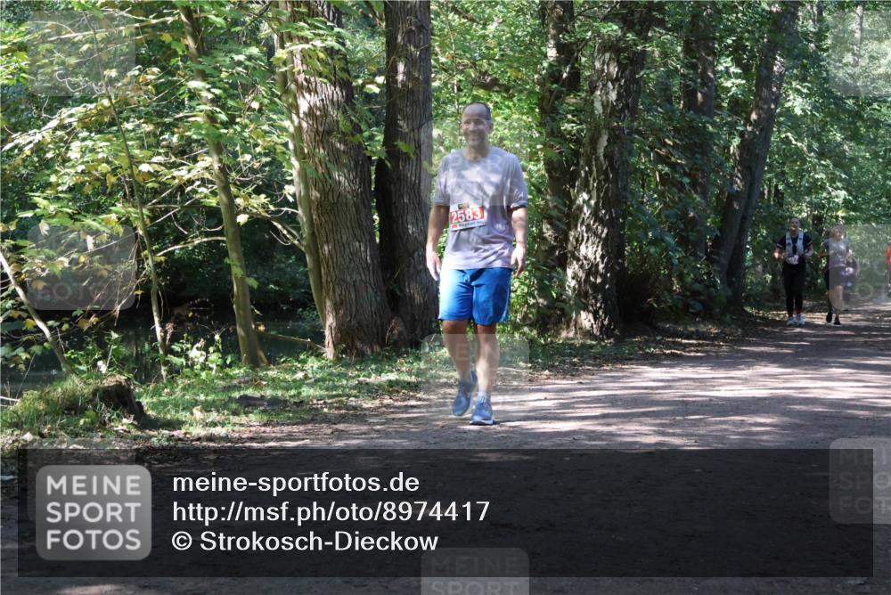 28.09.2025 - 33. Volkslauf durch das schöne Alstertal Strokosch-Dieckow http://msf.ph/oto/8974417 28.09.2025 12:44:03 Laufen 2583 meine-sportfotos.de
