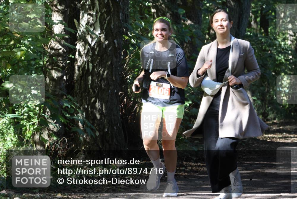 28.09.2025 - 33. Volkslauf durch das schöne Alstertal Strokosch-Dieckow http://msf.ph/oto/8974716 28.09.2025 12:58:18 Laufen 90 meine-sportfotos.de