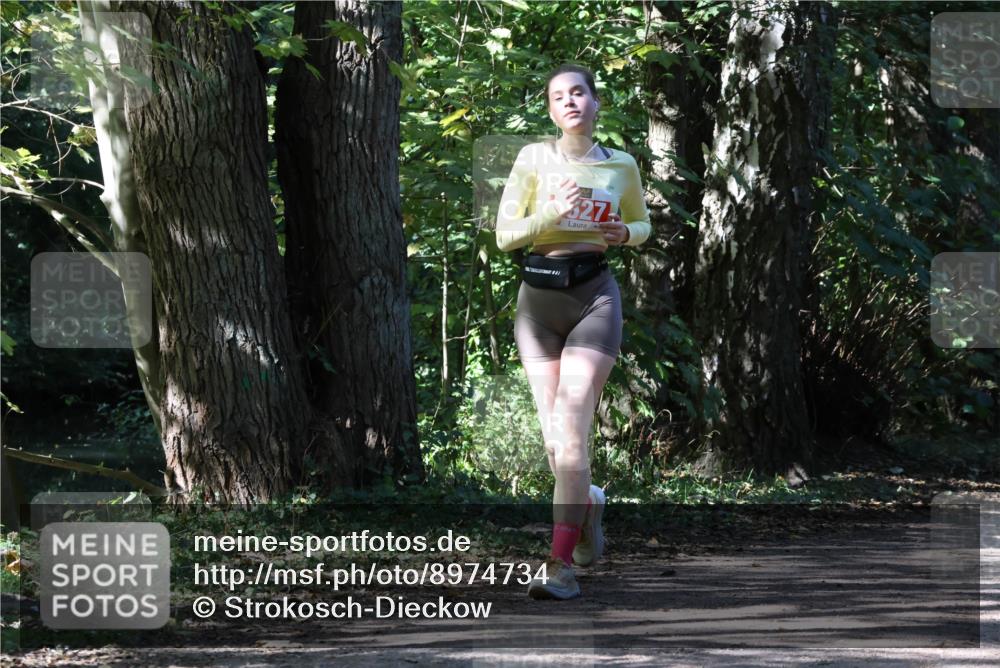 28.09.2025 - 33. Volkslauf durch das schöne Alstertal Strokosch-Dieckow http://msf.ph/oto/8974734 28.09.2025 12:58:57 Laufen 327 meine-sportfotos.de