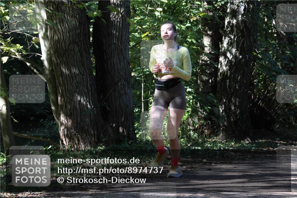 28.09.2025 - 33. Volkslauf durch das schöne Alstertal Strokosch-Dieckow http://msf.ph/oto/8974737 28.09.2025 12:58:58 Laufen  meine-sportfotos.de