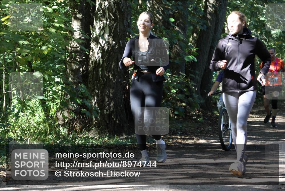 28.09.2025 - 33. Volkslauf durch das schöne Alstertal Strokosch-Dieckow http://msf.ph/oto/8974744 28.09.2025 12:59:29 Laufen 2278 meine-sportfotos.de