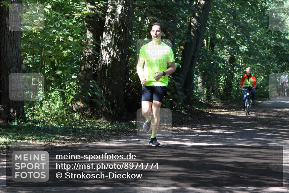 28.09.2025 - 33. Volkslauf durch das schöne Alstertal Strokosch-Dieckow http://msf.ph/oto/8974774 28.09.2025 13:01:16 Laufen  meine-sportfotos.de