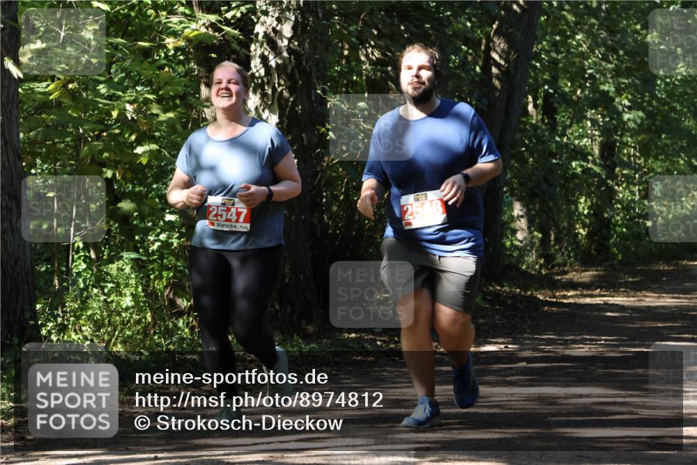 28.09.2025 - 33. Volkslauf durch das schöne Alstertal Strokosch-Dieckow http://msf.ph/oto/8974812 28.09.2025 13:03:08 Laufen 2547, 25 meine-sportfotos.de