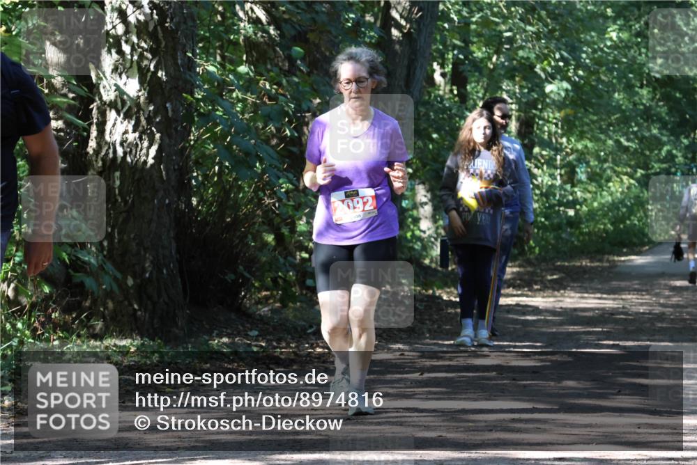 28.09.2025 - 33. Volkslauf durch das schöne Alstertal Strokosch-Dieckow http://msf.ph/oto/8974816 28.09.2025 13:04:16 Laufen 092 meine-sportfotos.de