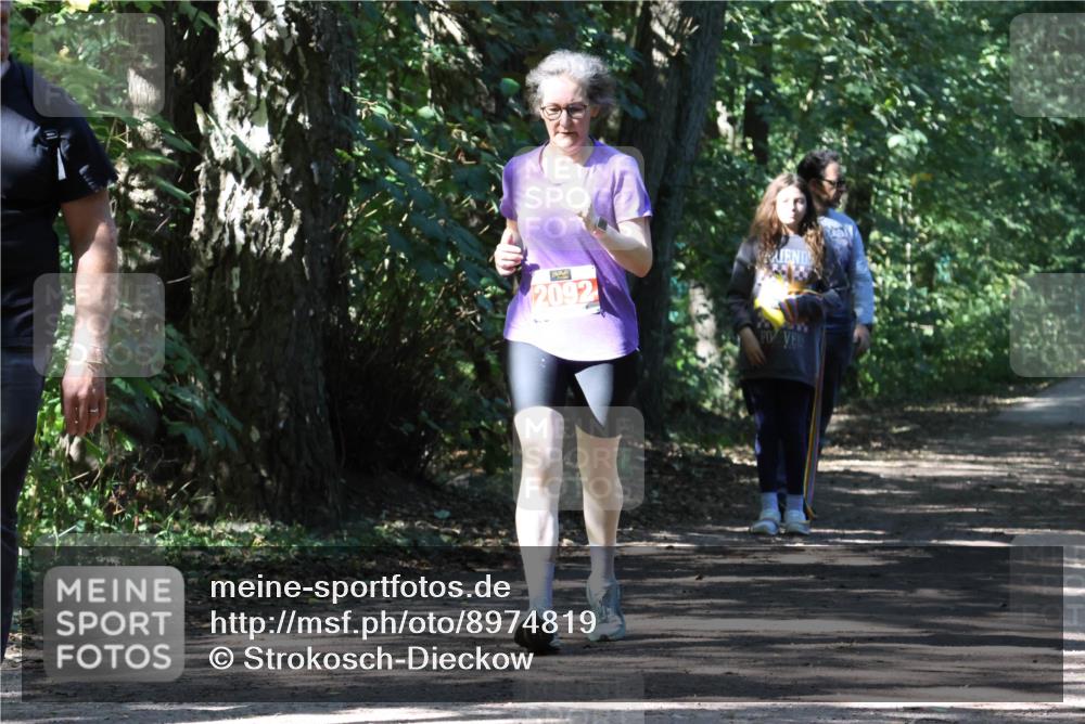 28.09.2025 - 33. Volkslauf durch das schöne Alstertal Strokosch-Dieckow http://msf.ph/oto/8974819 28.09.2025 13:04:16 Laufen 2092 meine-sportfotos.de